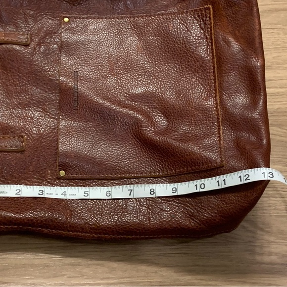 Portland Leather Good Medium Crossbody Tote Bag Brown Nutmeg - Picture 13 of 16